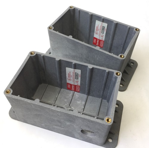 Lote de 2 gabinetes pulsadores Carlon CP200NB, nailon, gris, 3,3x3,5x7,1" *Agujeros* - Imagen 6 de 6