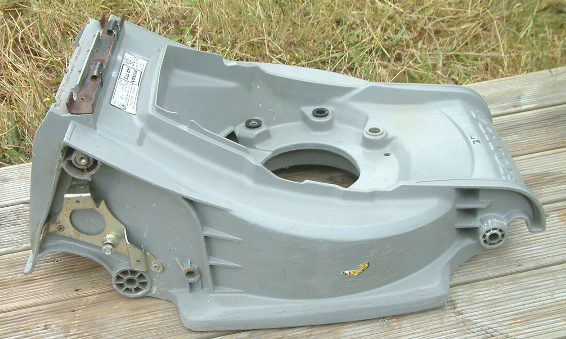 Honda HR173 HRB423 Lawn Mower Spares-Main Cutting Deck/Body,Rear Roller  Ver #9