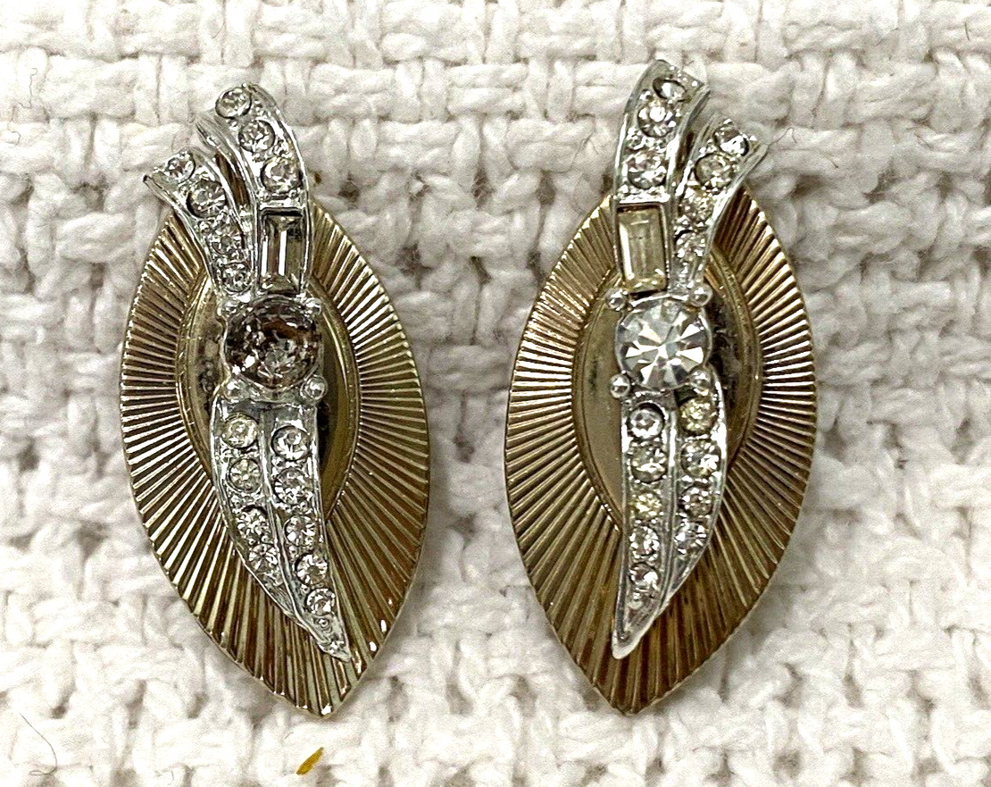 Vintage Art Deco Style Goldtone Brooch/Pin & Earr… - image 2