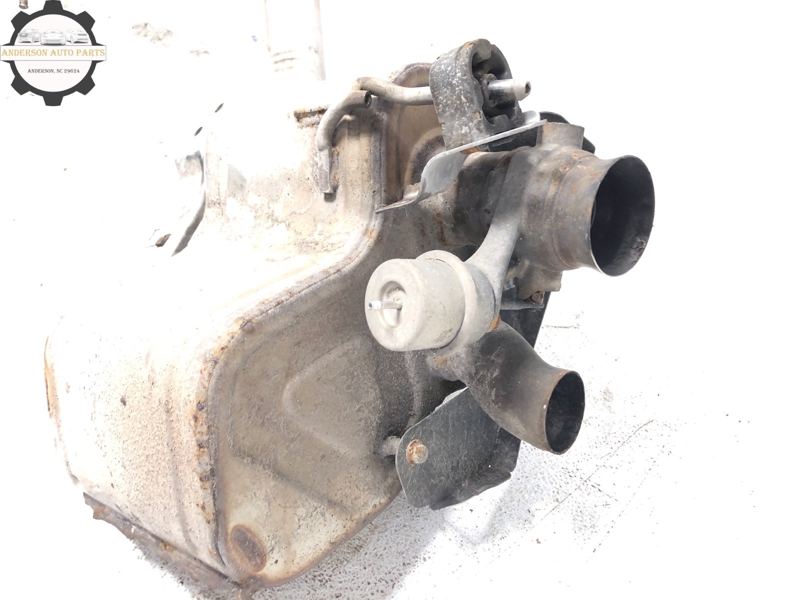 2017-2024 MASERATI LEVANTE 3.0L LEFT DRIVER REAR MUFFLER SILENCER W/ PIPE OEM