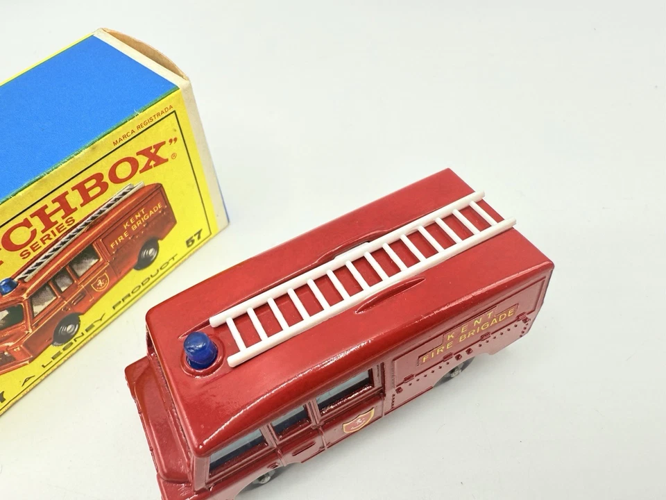 Matchbox Lesney No. 57c Land Rover Fire Truck Near Mint & Boxed - Image 4 of 4
