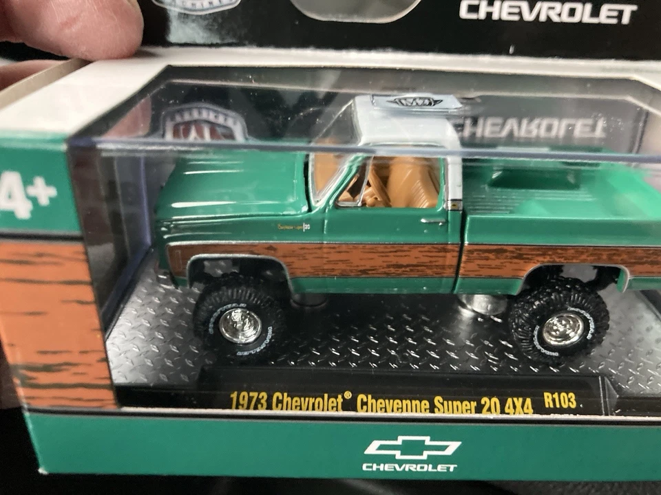 1/64 M2 1973 CHEVROLET CHEYENNE SUPER 20 4 X 4 R103 ЗЕЛЕНЫЙ - Изображение 3 из 4