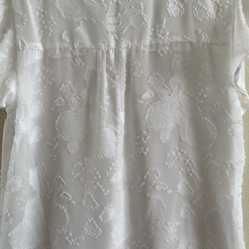 ELLE Women's White Lined Floral V-Neck Top Size XS - Picture 3 of 6
