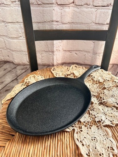 Cast Iron Oval Griddle Fajita Pan Skillet with Handle 9.5" X 7" - Picture 4 of 6