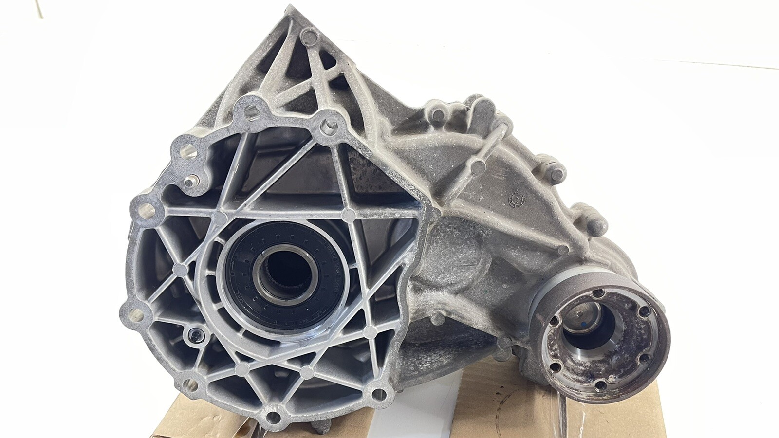 14-17 MASERATI GHIBLI S Q4 TRANSFER CASE GEAR BOX W/ MOTOR MODULE 670008138 OEM