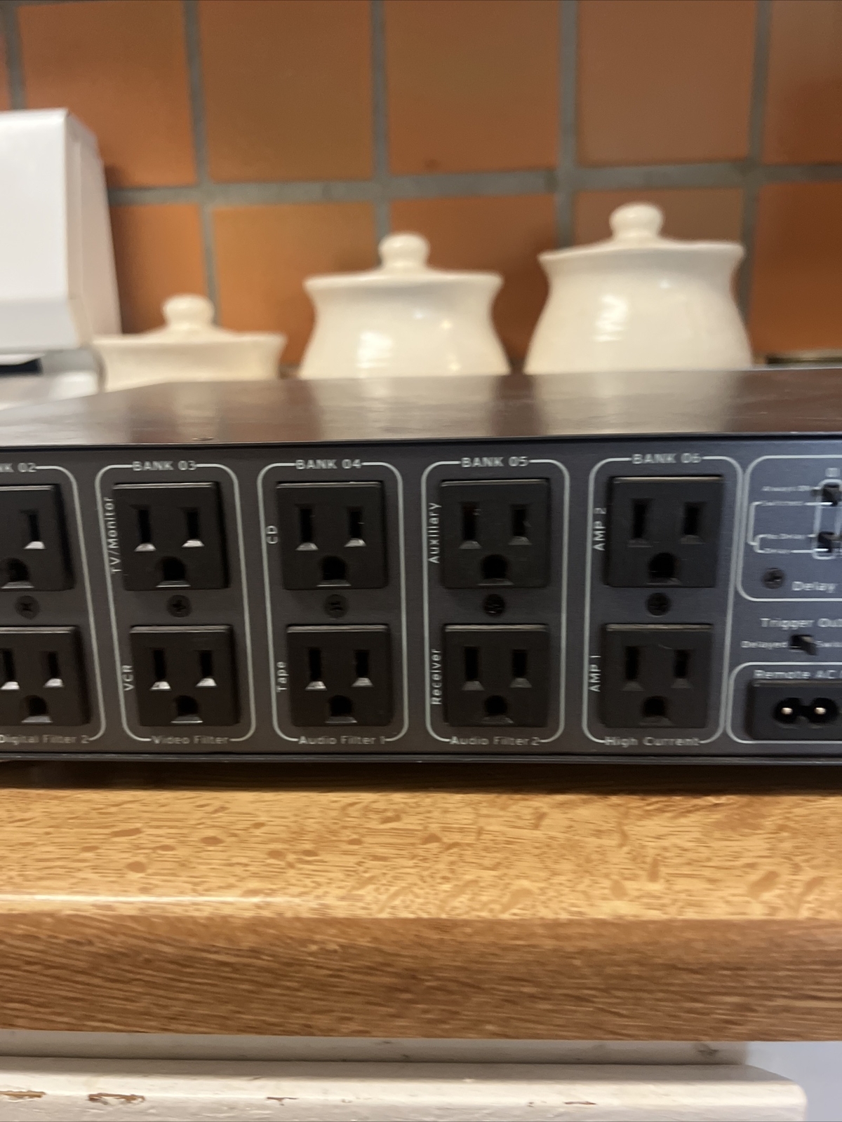 BELKIN PURE AV AP4130012 Home Theater Power Conditioner Read! Powers