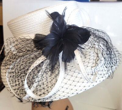 Vintage Giovannio New York White Straw Black Net Wide Brim  display picture 1