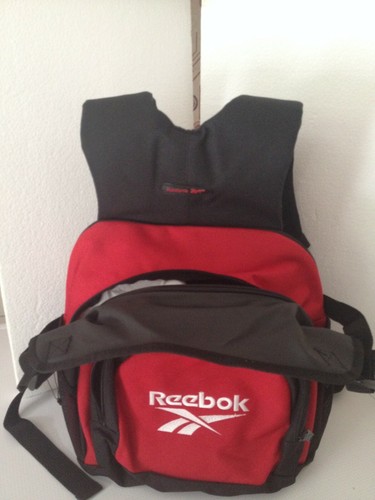 ZAINO REEBOK NUOVO NERO E ROSSO IDEALE PER CAMMINATE O SPORT ALL'ARIA APERTA - Foto 2 di 6