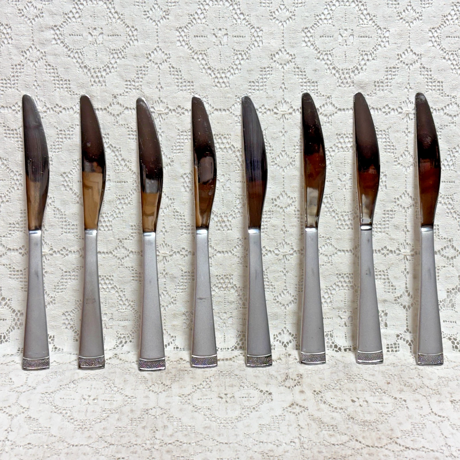 Cambridge Gratitude Dinner Knives 9" Satin Stainless Steel Textured Band Set 8