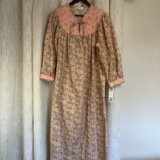 NOS LORRAINE Nightgown Housecoat Cottagecore Granny Pink Floral Ruffle M Quilted
