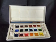 Winsor & Newton watercolour field set (18 half pans)