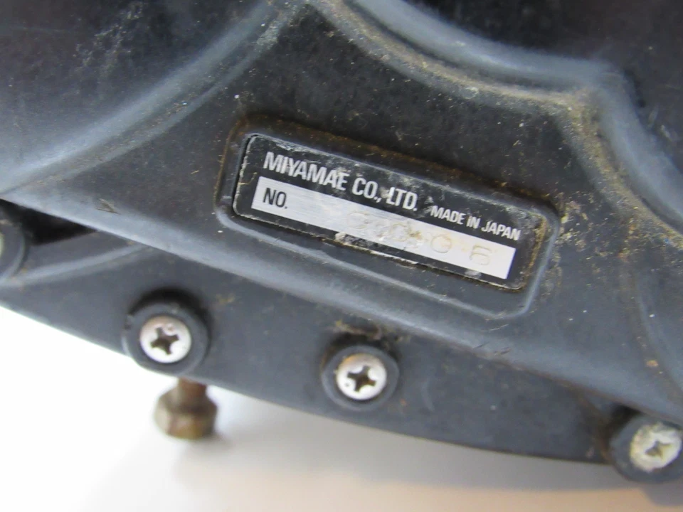 Carrete de pesca asistido por motor computarizado Miya Epoch 1000 - sin probar Foto 4 de 4