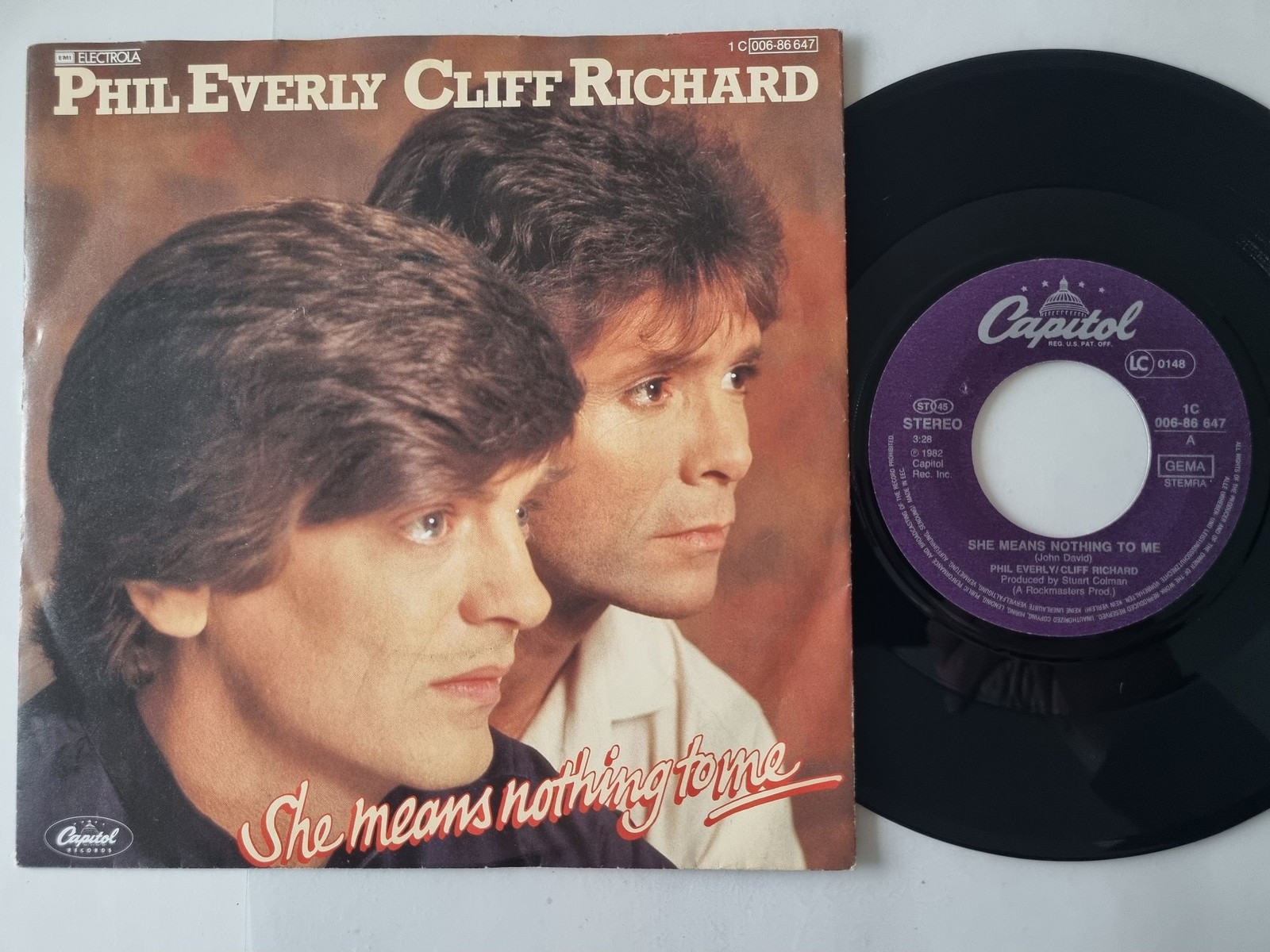 Phil Everly & Cliff Richard - She means nothing to me 7'' Vinyl Europe