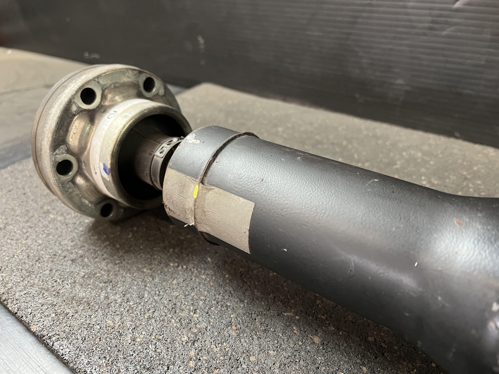 14-17 MASERATI GHIBLI 3.0 AWD AT REAR DRIVE SHAFT W-WF=26" W-WR=20"