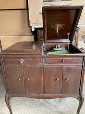 Victoria Talking Machine 