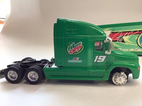 2002 Winners Circle #19 Jeremy Mayfield Trailer Rig - Picture 2 of 16