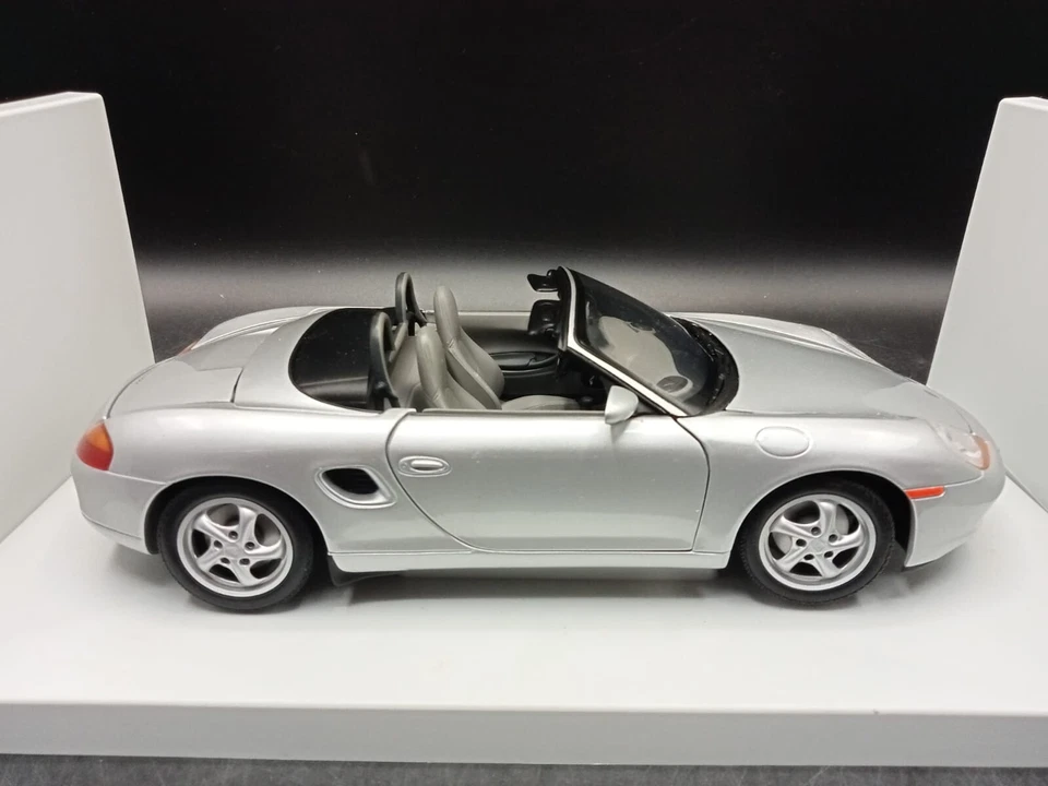 Porsche 996 Boxster 1/18 UT Models - Immagine 3 di 4