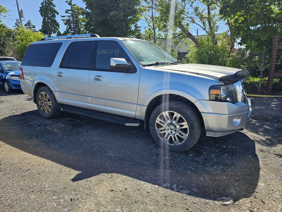 Used Air Cleaner Assembly fits: 2011 Ford Expedition 5.4L 3V from 02/15/10 Grade - Image 2 of 4