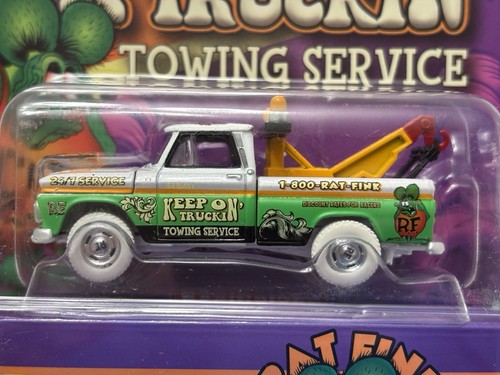 Johnny Lightning CHASE 1966 Chevy Wrecker “Rat Fink” WHITE LIGHTNING Ed Roth ‘22 - Picture 3 of 16