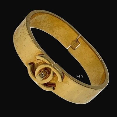 CHANEL Bracelet Bangle AUTH Gold Turn Lock LOGO COCO CC ken Vintage Rare 18cm