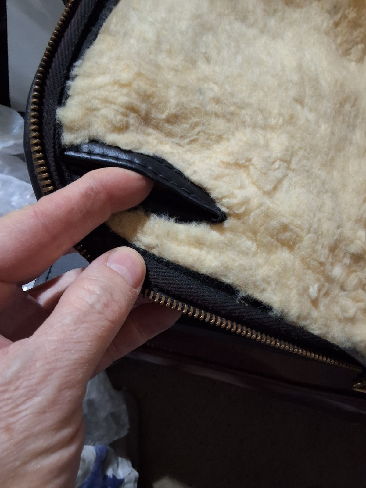 VINTAGE LEATHER KOLPIN SOFT SHERPA INTERIOR PISTOL CASE 14”X 7'' W/DOUBLE HANDLE