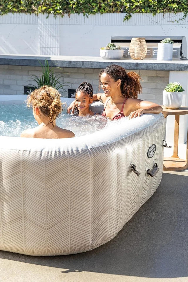INTEX Whirlpool Chevron Deluxe Pure SPA Salzwasser 175x175cm 4 Personen + APP - Bild 3 von 4