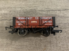 Hornby R6579 OO Gauge 4 Plank Wagon 'Newmarket Co-Operative Society Ltd' Boxed