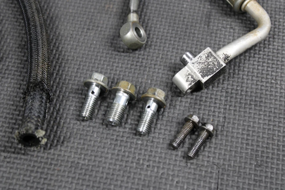 2009 YAMAHA YZ250F BOMBA DE ÓLEO DE MOTOR FABRICANTE DE EQUIPAMENTO ORIGINAL 5XC-13464-30-00 5XC-13465-30-00 - Imagem 2 de 4