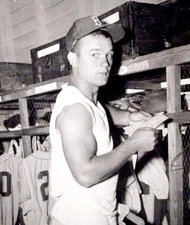 Iconic and gigantic 11x14 black and white stunner young  DodgersTom L