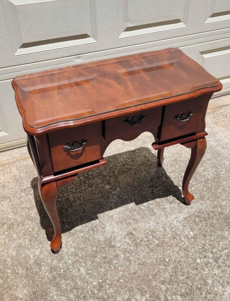 Antiguo escritorio o tocador estilo reina Ana inglés con vidrio 32 X 16 Foto 2 de 4