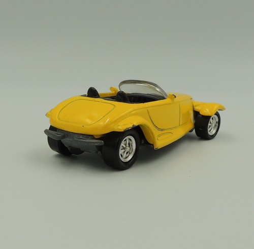 Johnny Lightning 1996 Yellow Plymouth Prowler Sports Car Vintage - Picture 2 of 6