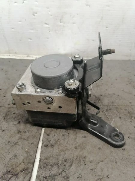 Toyota Corolla 2011 1,8 L ABS conjunto de bomba de actuador de freno antibloqueo Foto 3 de 4