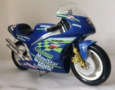 One Moto Suzuki RGV GUILOY 1:10 Detailed Vintage, Toy Collection Movistar