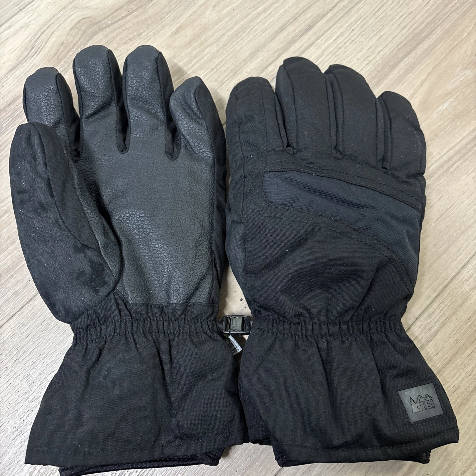 NWOT Men’s REI Gloves Size L 36249
Opens in a new window or tab