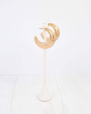 Caroline Hill getragene dicke Creolen Gold Gastonia
