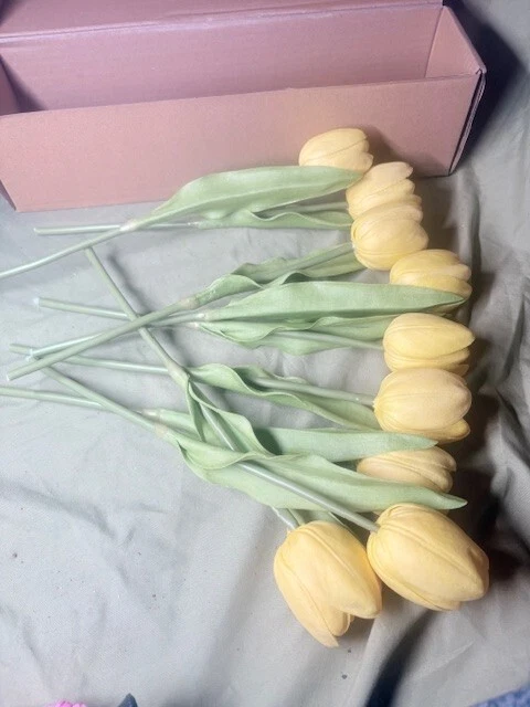 Buart 9Pcs Artificial Luxury Tulip Flowers, Long Stem and Green Leaves, Yellow,  - Imagem 3 de 4