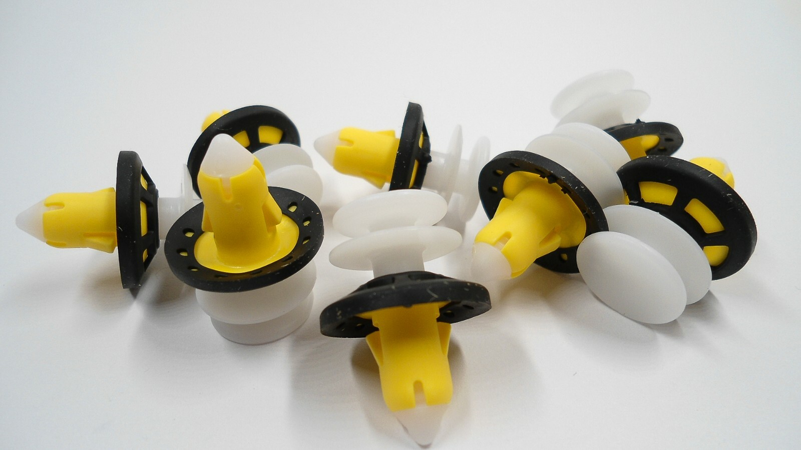 8 DOOR PANEL CLIPS! FOR JEEP GRAND CHEROKEE DODGE CHALLENGER CHARGER