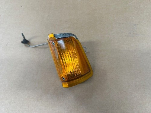 Ford Cortina MK3 Indicator N/S/F Genuine Ford Brand New, ( damage to lens ) - Picture 7 of 7