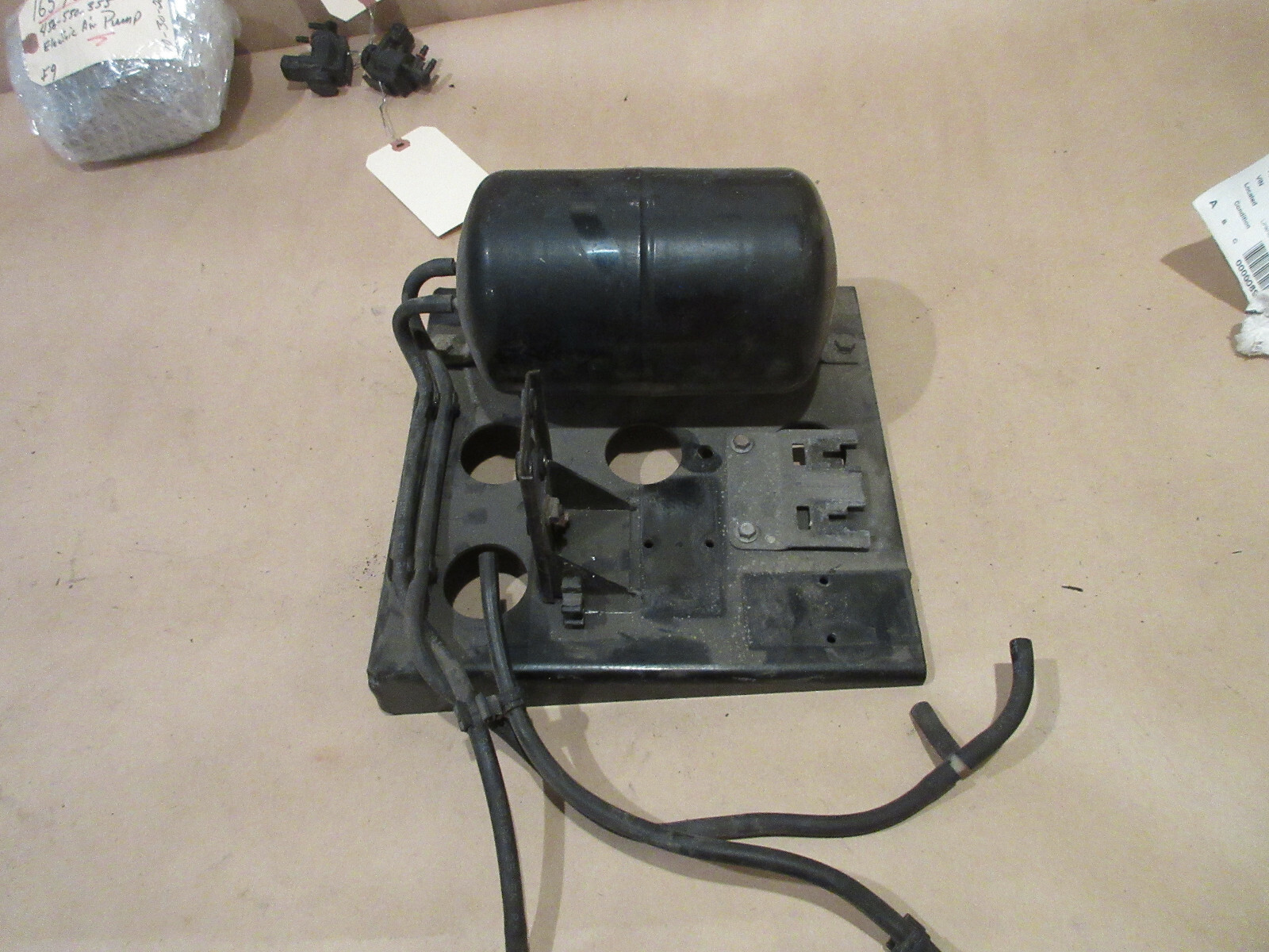 Ferrari 355 - Vacuum Tank And Bracket/Plate  P/N 168038