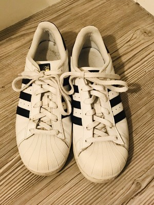 ladies superstar trainers