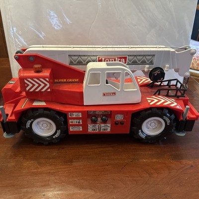 Vintage 2003 Red Tonka Batttery Operated Super Crane Truck 04118 - 18.5  - Works