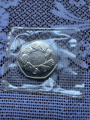 ROYAL MINT 1973 CIRCLE OF HANDS ENTRY TO EEC 50P BUNC ORIGINAL BOX - Picture 8 of 8