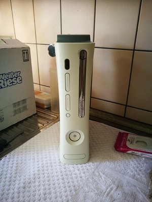 Microsoft Xbox 360 Premium 60GB Weiß Spielekonsole (B4J-00181)