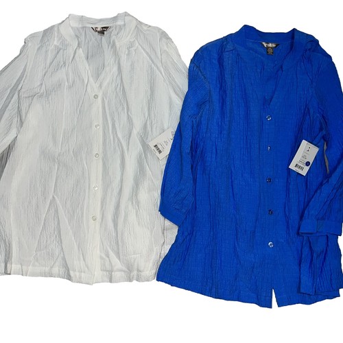 Weißes Hirsch Crinkle geknöpftes Shirt groß 12-14 aufrollbar langärmelig weiß & blau