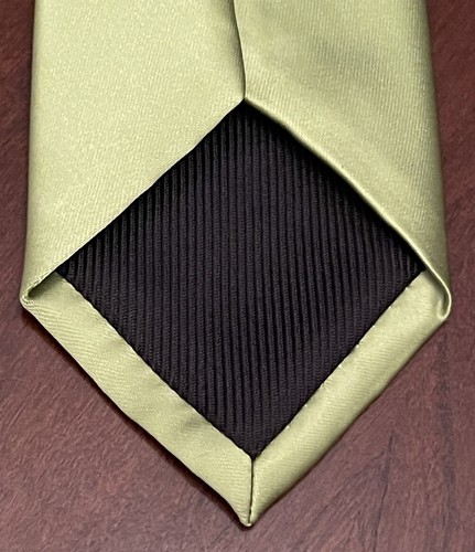 Geoffrey Beene Green Hand Made 100% Polyester Men’s Neck Tie Made In China - Picture 2 of 9