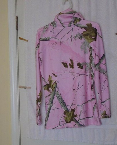 REAL TREE WOMEN’S SIZE M 8-10 PINK CAMO LONG SLEEVE TOP SHIRT - Picture 2 of 2