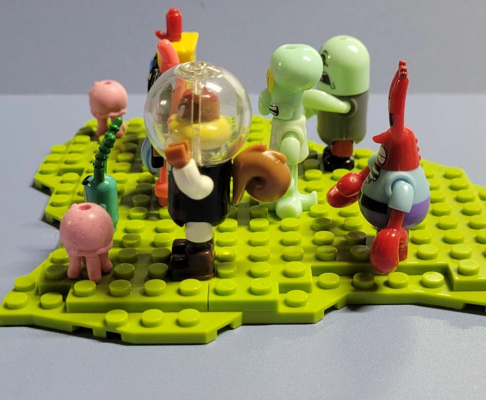 Mega Construx SpongeBob Figure lot with Patrick, Spongebob & Squidward plus more - Image 2 of 4