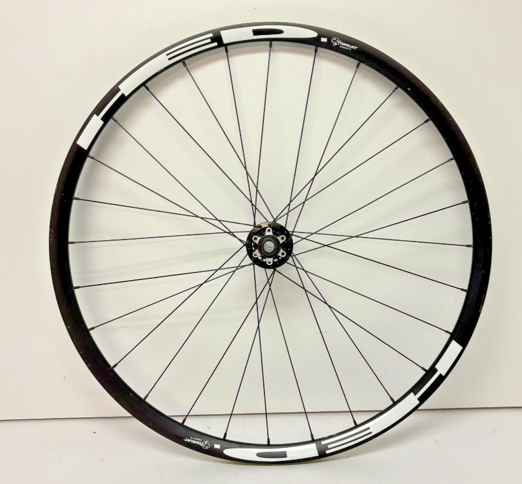 HED. フロントホイール HED Tomcat 28-Spoke Black Alumnium Tubeless Thru Axle Disc 700C