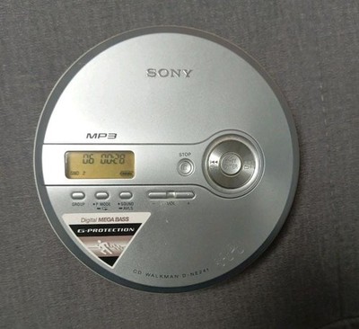 Sony D-NE241 CD Walkman MP3 Player Discman Tragbarer CD-Player Silber Getestet