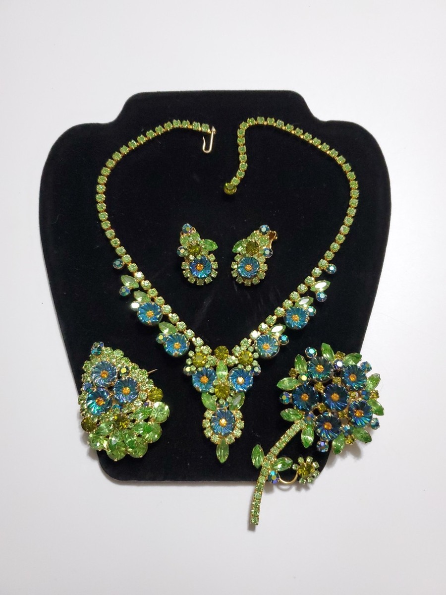 VTG D&E JULIANA PARURE NECKLACE BROOCH PENDANT EARRINGS BOOK